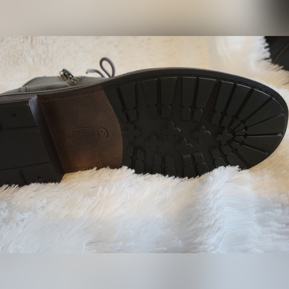 Baretraps size 10 - Picture 3 of 6